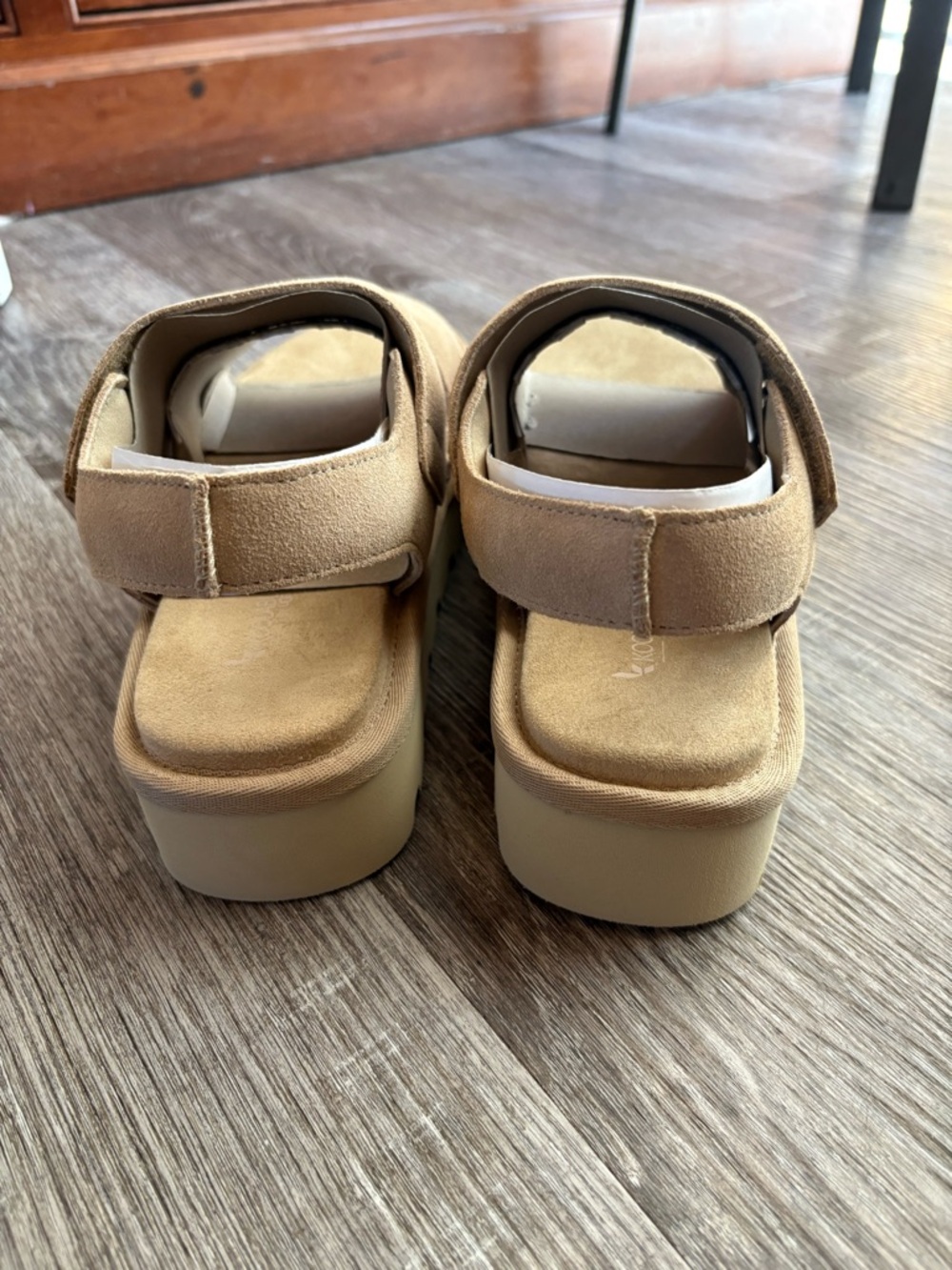 Koolaburra by Ugg Beige Suede velcro Sandals - Picture 4 of 6